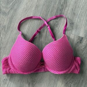 Victoria's Secret perfect shape Fuchsia Lace Bra size 32B